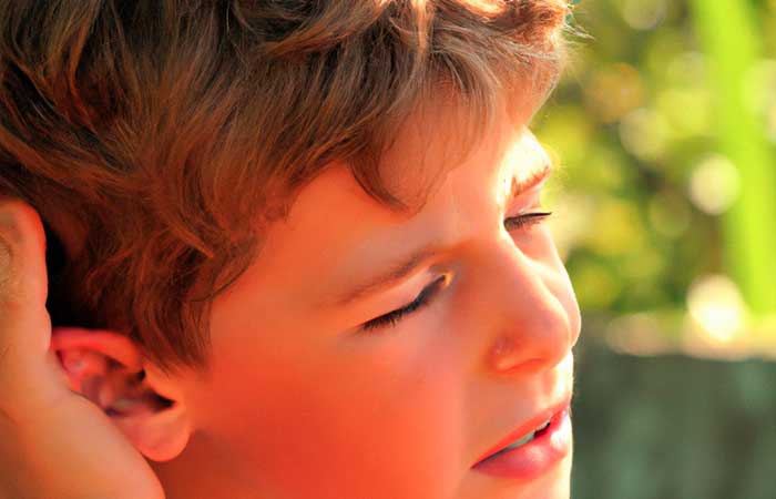 Causas de dor de ouvido nas crianças durante o verão
